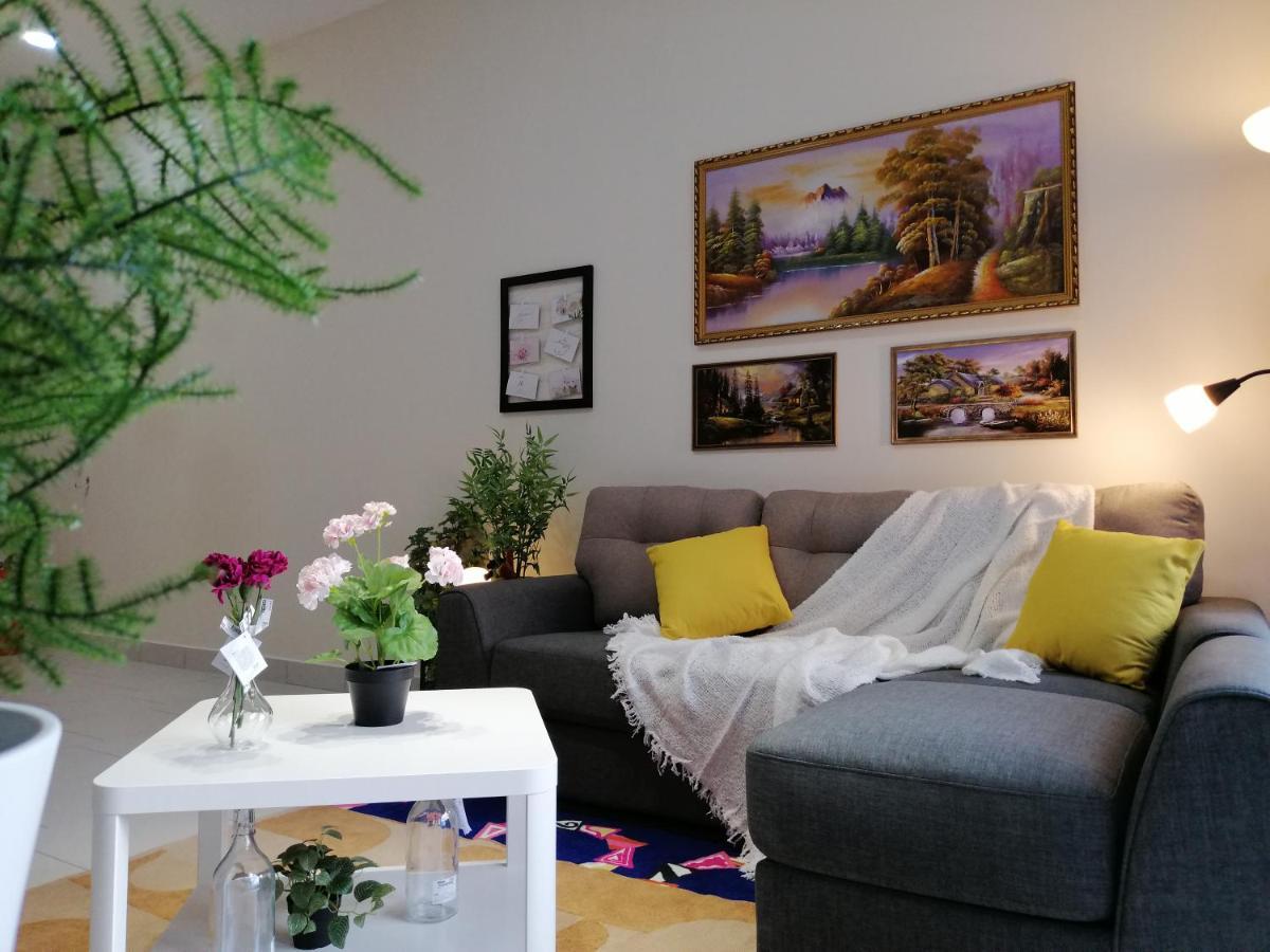 Astetica Residences @ Seri Kembangan Ngoại thất bức ảnh