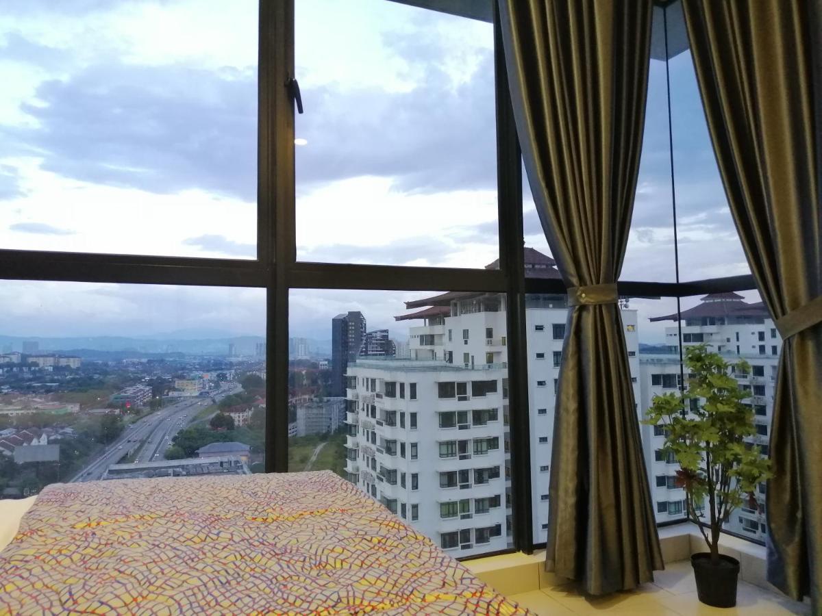 Astetica Residences @ Seri Kembangan Ngoại thất bức ảnh